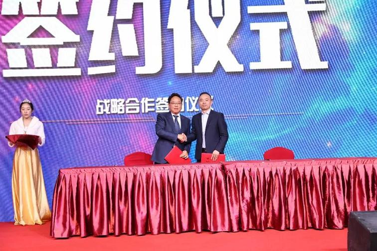 總經理楊彥光與德國克力寶中國區總裁杜博士戰略簽約 總經理楊彥光與德國克力寶中國區總裁杜博士戰略簽約